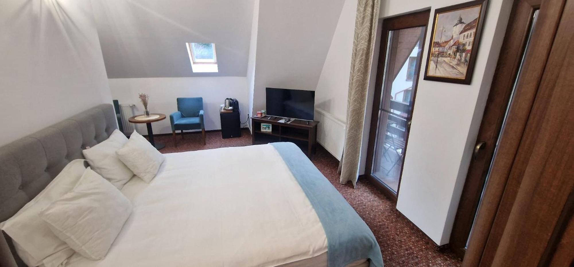 Opus Villa Sinaia Kültér fotó A room at the hotel