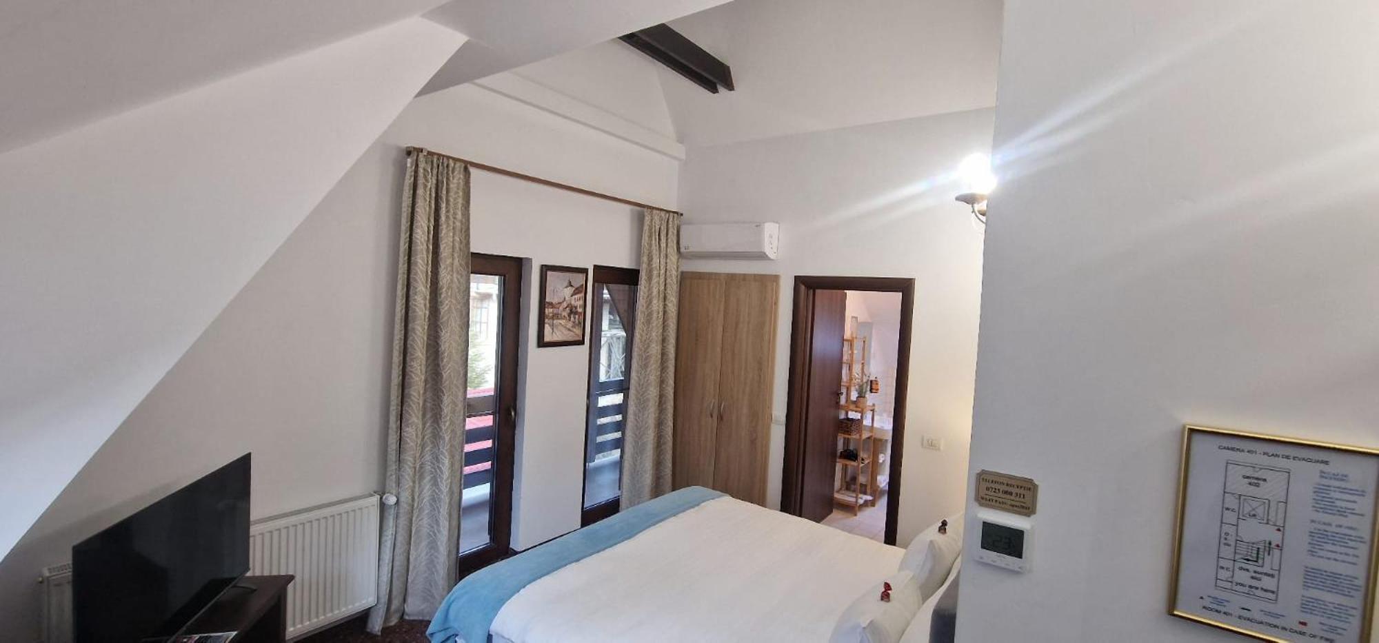 Opus Villa Sinaia Kültér fotó A bedroom at the hotel